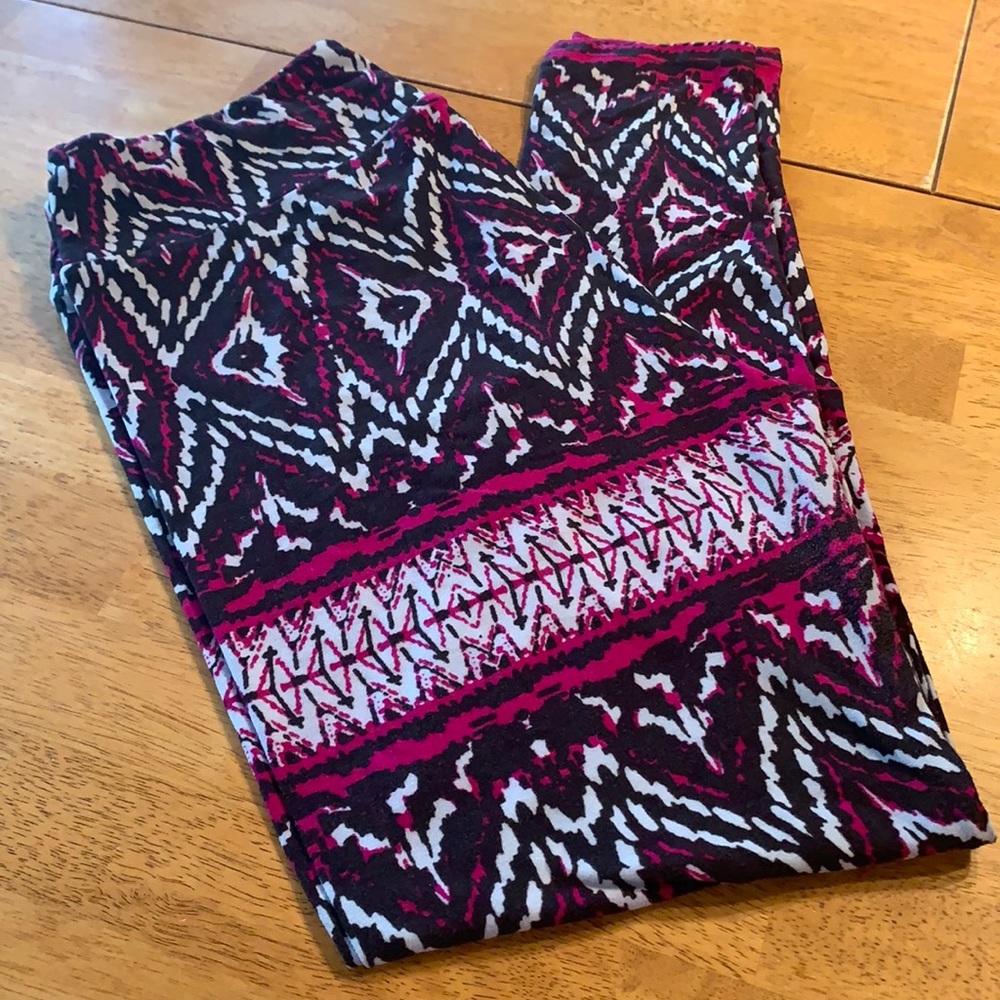 LuLaRoe Leggings Tall & Curvy Gently Worn Good Condition